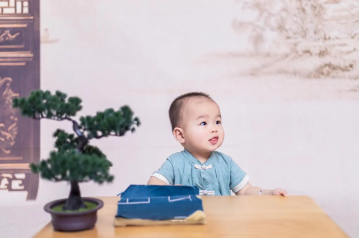 那曲宝宝眼屎多是什么原因 那曲宝宝眼屎多是什么原因